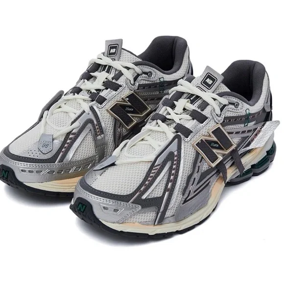 New Balance 1906 Silver Gold Metallic - M1906AD women’s 9.5 - Picture 2 of 9